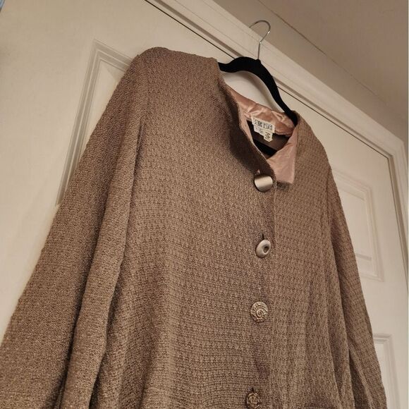 Donna Jessica vintage tan button up long sleeve blouse - Picture 3 of 5